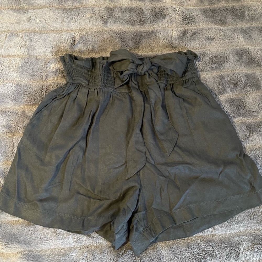 Hollister High Rise Black Shorts - XS
